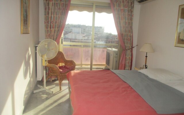 Azur Best Housing Cousin