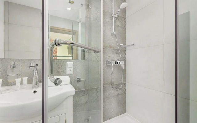 Noble Green Bytom Apartment by Renters
