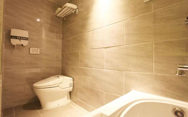 Seongbuk (Bomun-Dong) Piano