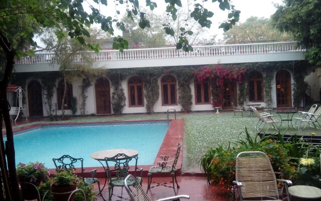 Hotel Megh Niwas