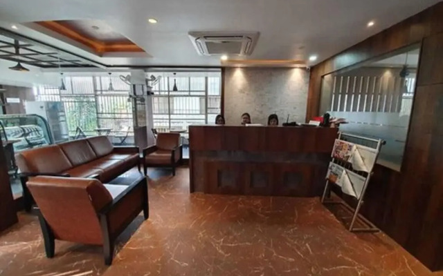 Hotel Gulmohar Grand