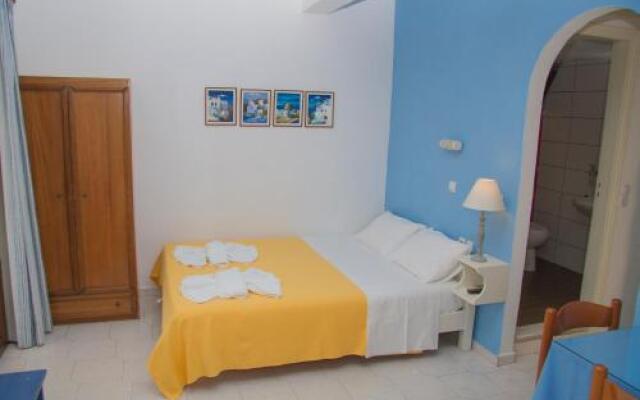 Zorbas Hotel Apartments & Studios