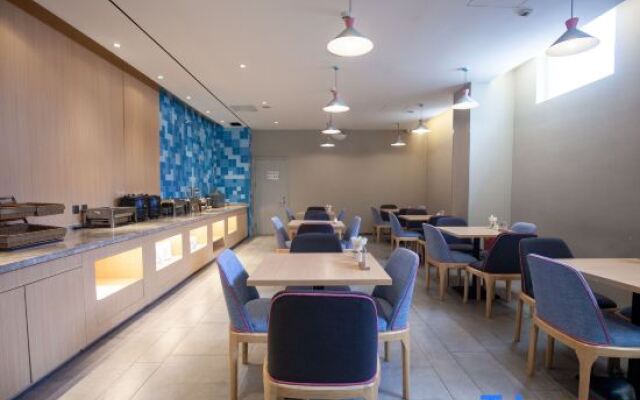 Rujia Pebble Motel Hotel（Baoding Xushui Xinhua Bookstore）