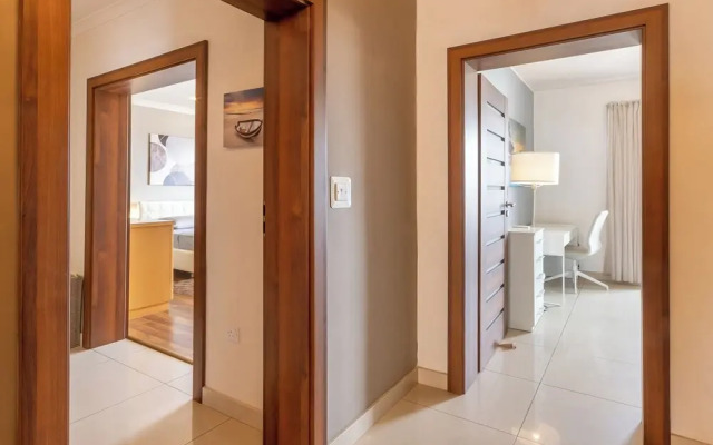 Modern and Comfortable Apart Savoy Garden