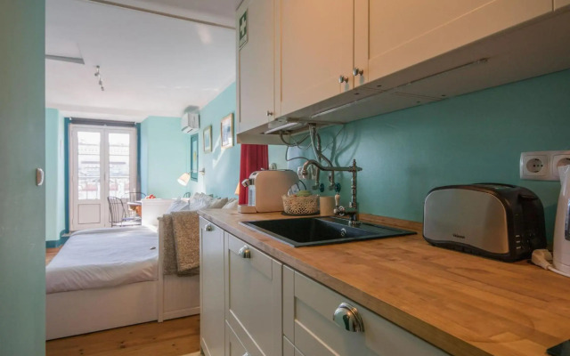 Lisbon Heart Apartments - White Apartment by LovelyStay