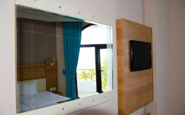 Serenita Beach Hotel