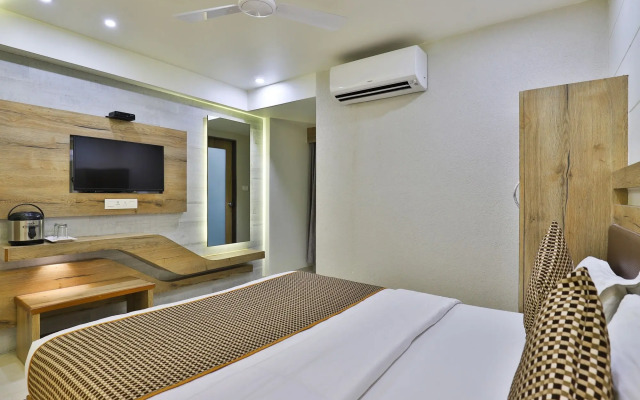 OYO 15453 Hotel Pearl
