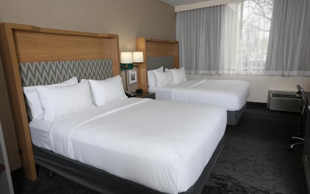 Holiday Inn Chicago North Shore by IHG