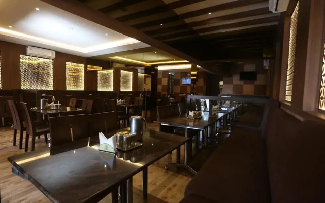 OYO 10222 Hotel Anbu Park