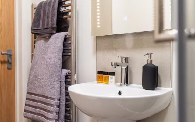 Den 5 - Modern Studio Close to Lcfc Stadium