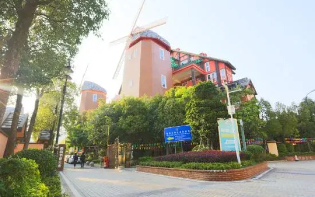 Bai Mu Hua Hai  Suite Hotel (Heyuan Bavaria Branch)