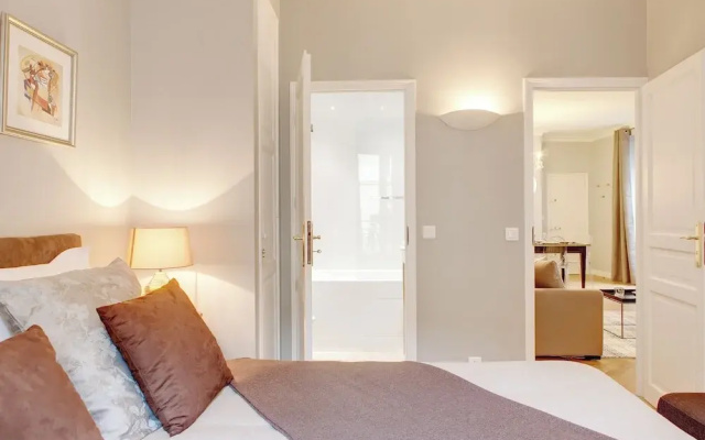 Paris Blanc Manteau Residence