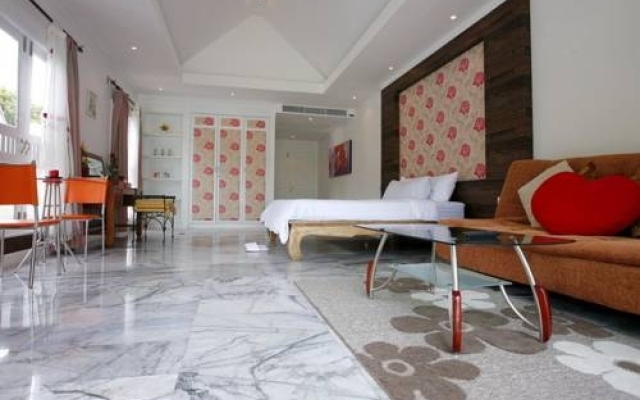 The Cabana Pool Suite