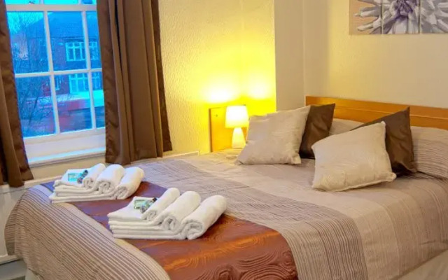Cambridge Hotel