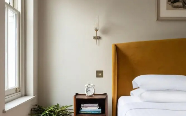 Macfarlane Road II by Onefinestay
