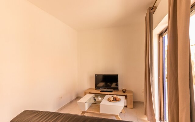 Charming 2-bed Apartment in Armacao de Pera
