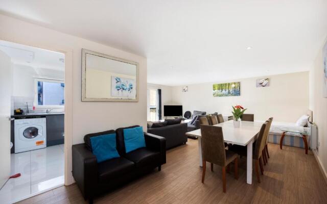 Canary Wharf/Docklands/Excel Spacious Apt E14