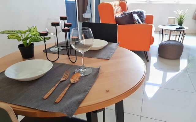 Teiw Family Homestay at Skypod Residence Puchong