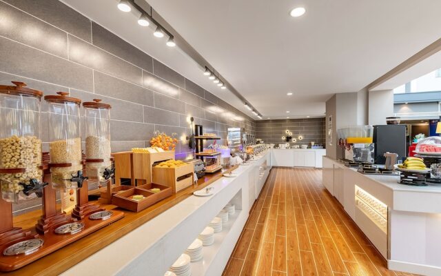 Holiday Inn Express Shenyang North Station