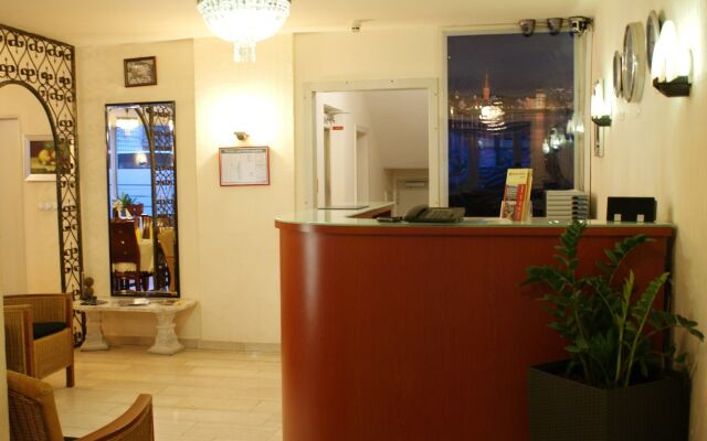 Bahn Hotel