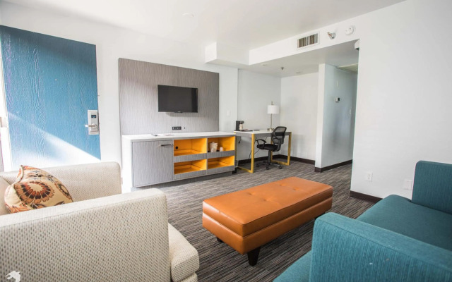 Vanllee Hotel and Suites