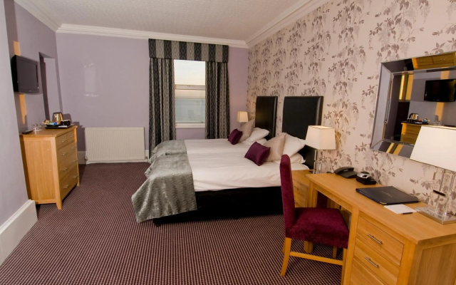 Muthu Westcliff Hotel (Near London Southend Airport)