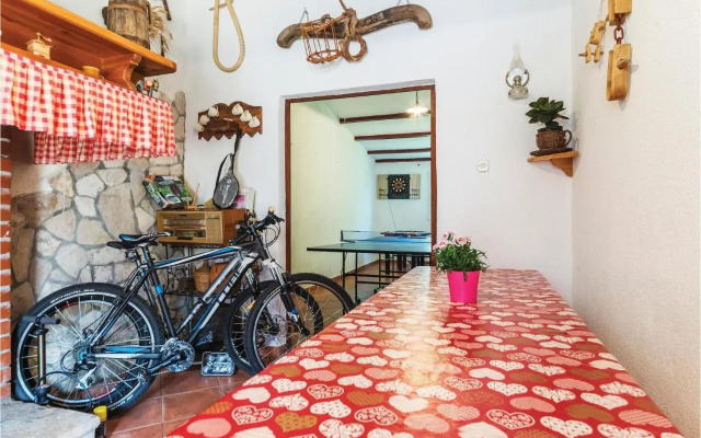 Holiday home Pinezici I