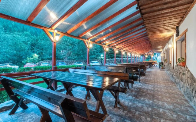 . Hotel Craiul Crailor