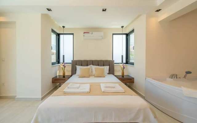 Luxury 4-bed Villa With Private Pool and Jacuzzi