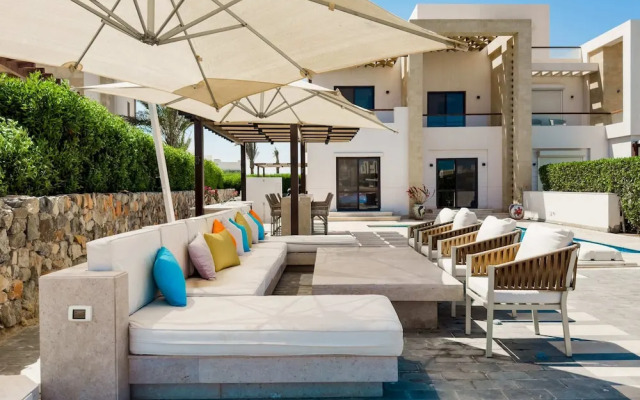 Xuru Stays I Posh & Eclectic 4 BDR Villa @ Fanadir Bay