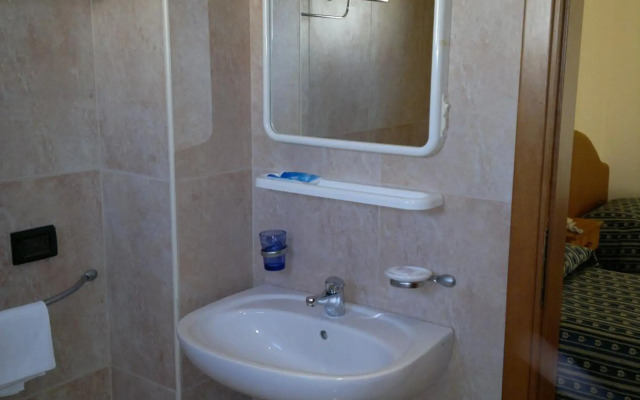 Genius Hotel