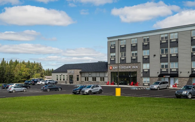 Amsterdam Inn & Suites, an Ascend Collection Hotel