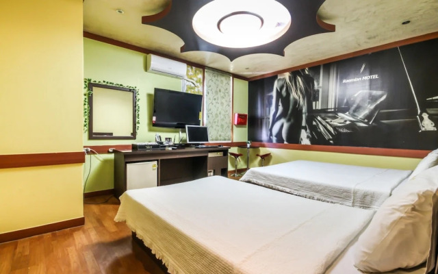 Jeonju Uadong Hotel Ya