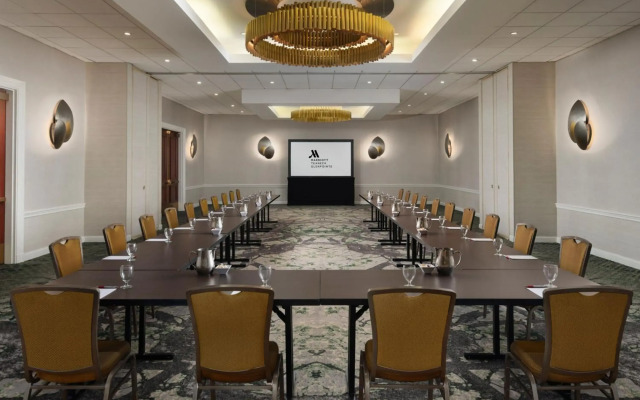 Teaneck Marriott at Glenpointe
