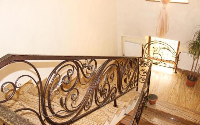Luxury Villa With The Best Garden & Tours