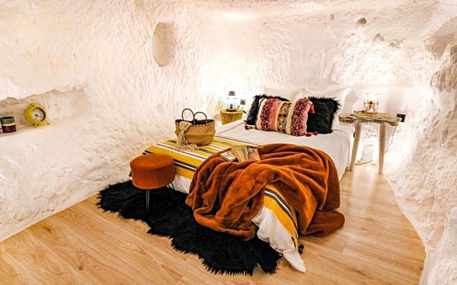 XUQ Grupo de Alojamiento Turístico