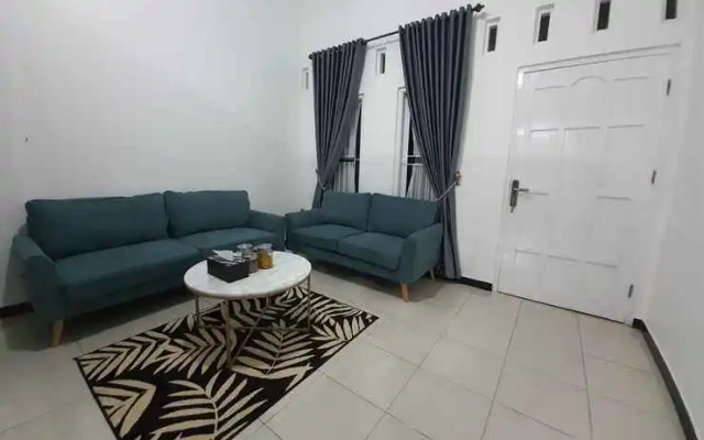 Rumah Putih Jogja Guest House