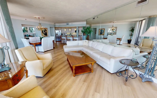 East Pass Towers 304 3 Bedroom Condo by RedAwning