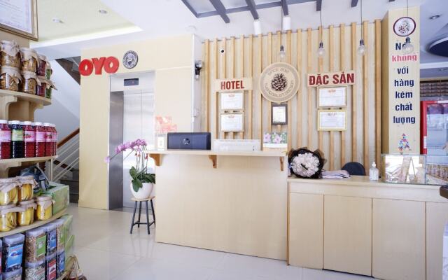 OYO 1040 Xuan Quynh Hotel