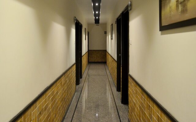 OYO 5777 The President Hotel