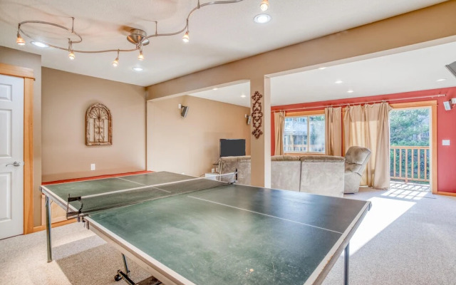 Moon Over Manzanita (MCA 1549)