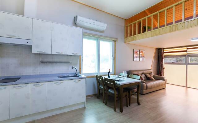 Yeosu Gold Light Pension