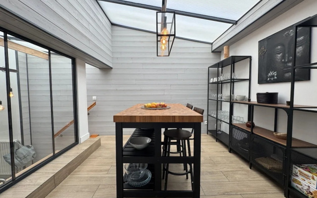 Home in Le Mans Near 24 Hours Circuit