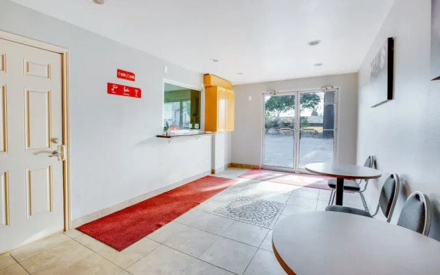 OYO Inn Dallas South