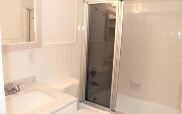 Jamaica Royale T32 - 2 Br Condo