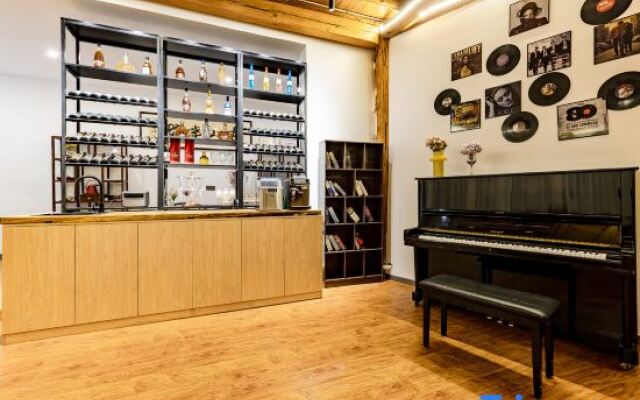 Yishan Banye Homestay (Longqi Wharf Branch)