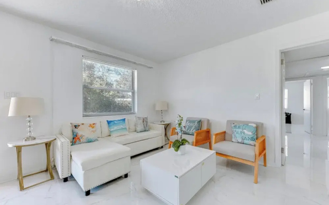 Spacious Jacksonville Home: 6 Mi to Downtown!