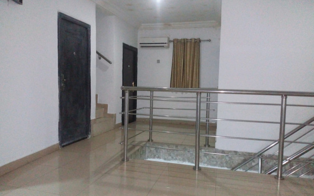 Flamingo Hotel & Suites