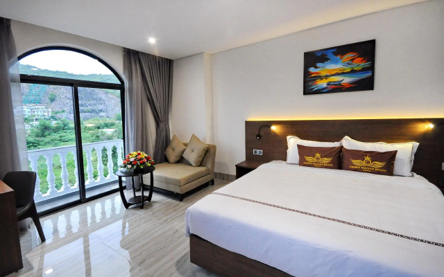 Crown Nguyen Hoang Hotel