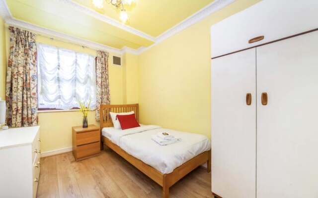Remarkable 3-bed Apartment in London